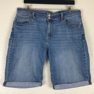 Levis Bermuda shorts